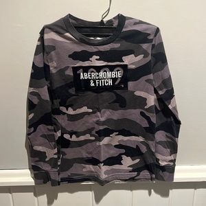 Abercrombie Kids Long Sleeve Tee-Size Small-Camo print